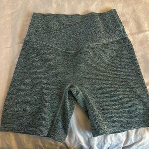 V Waistband biker shorts